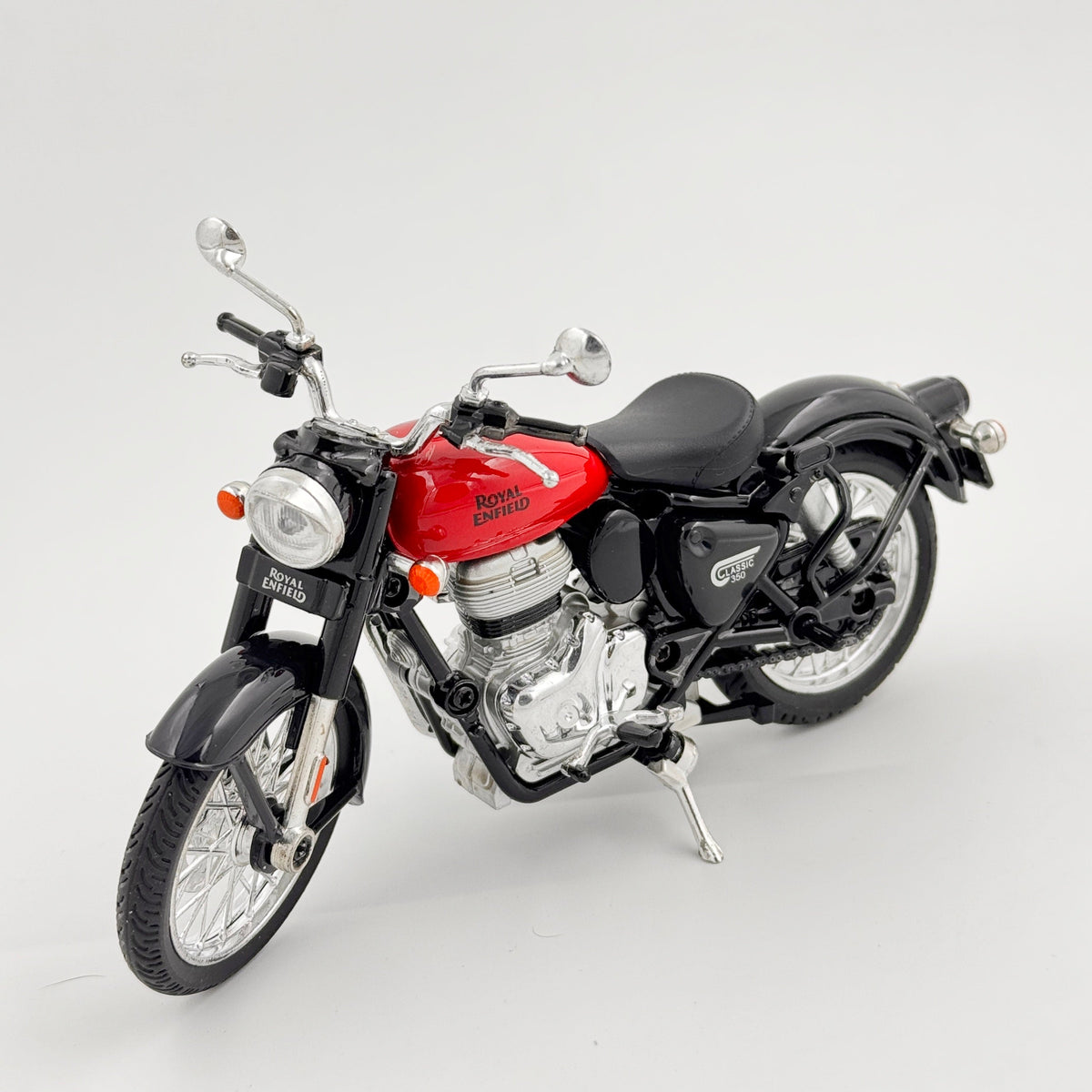 Royal Enfield Classic 300 Diecast Scale Model Bike – Premium Motorcycle Collectible