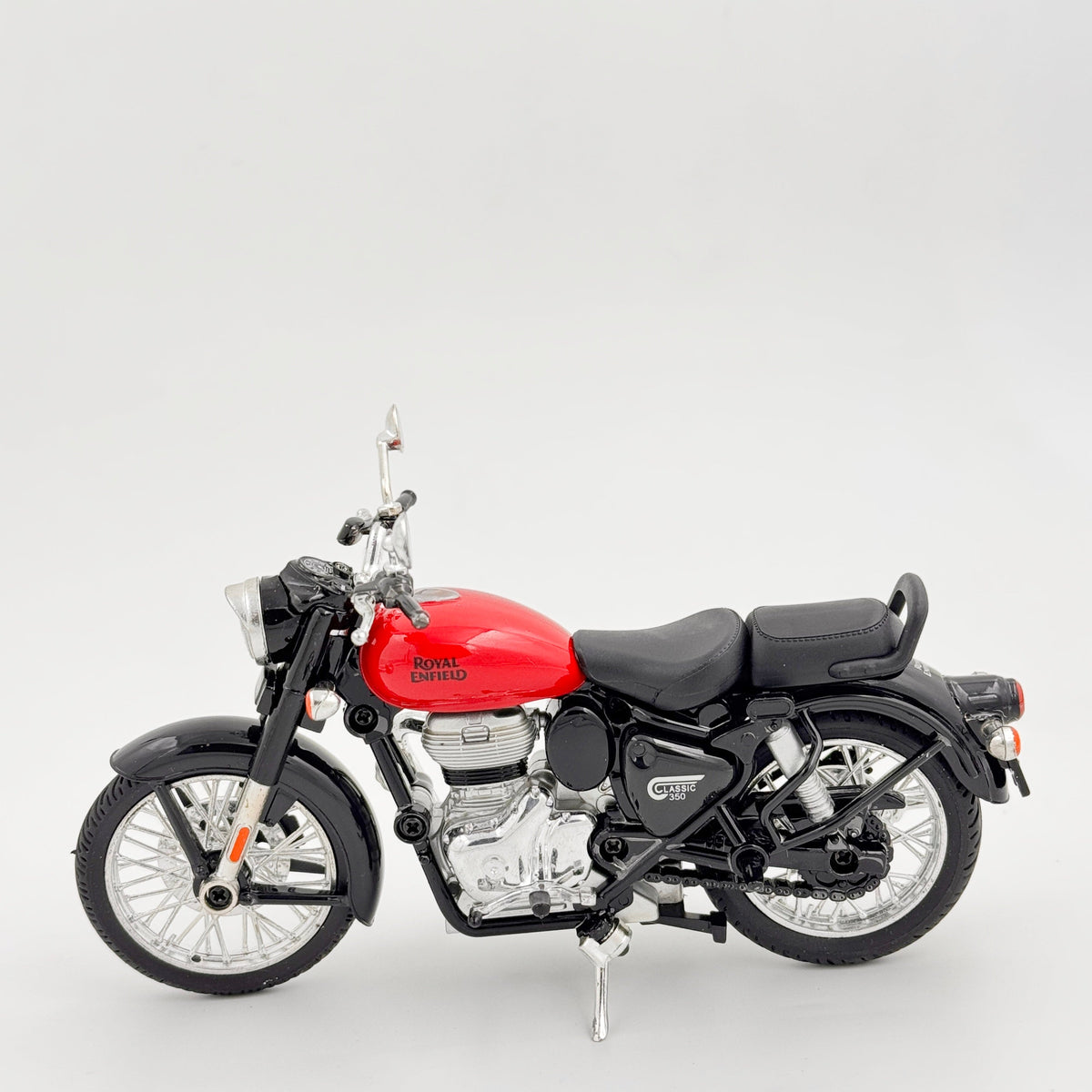 Royal Enfield Classic 300 Diecast Scale Model Bike – Premium Motorcycle Collectible