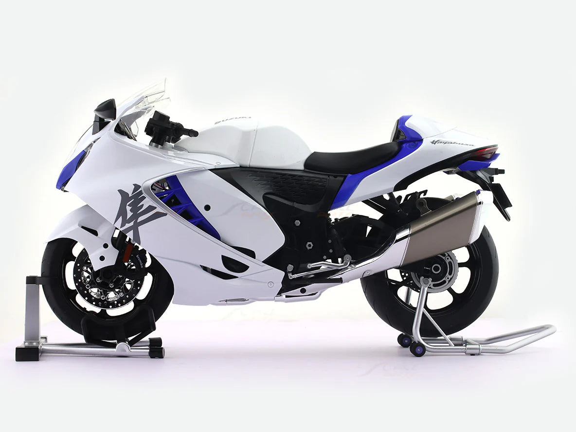 Suzuki Hayabusa GSX-1300R Smoke 1:6 Diecast Alloy Model Bike – Premium Collectible Motorcycle