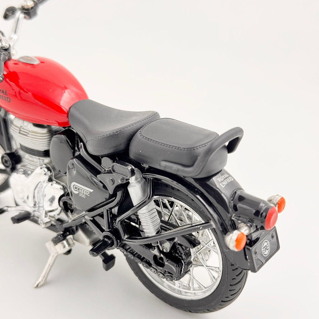 Royal Enfield Classic 300 Diecast Scale Model Bike – Premium Motorcycle Collectible